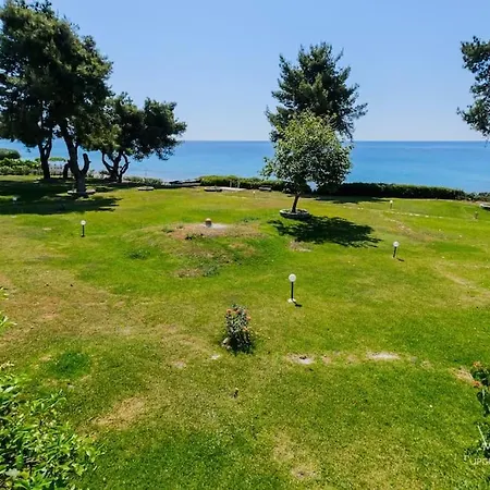 Aqua Blue, Beachfront 3-bdrm Maisonette * ポッシディ