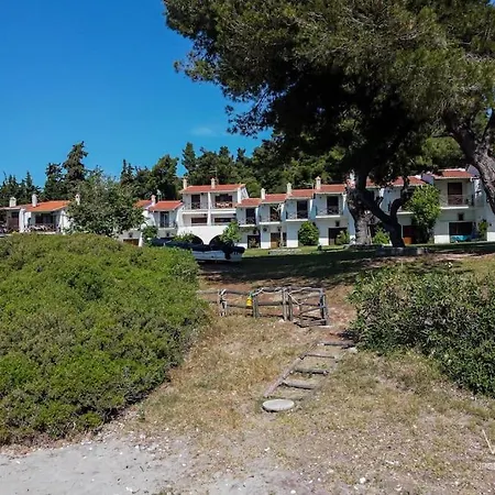 Aqua Blue, Beachfront 3-bdrm Maisonette Сasa de vacaciones *