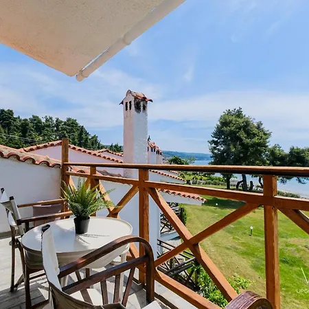 Aqua Blue, Beachfront 3-bdrm Maisonette * Possidi